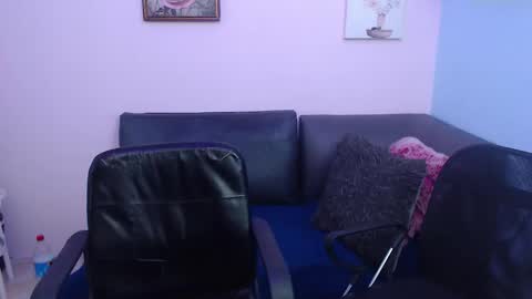 Snapshot of eric_and_alisson chatting on 10, 10, 2025 Eric and Alisson online show from 10, 10, 2025