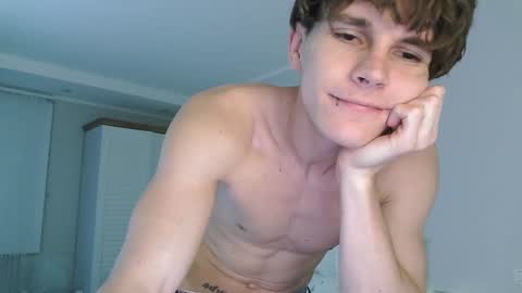 Snapshot of eric_crush chatting on 18, 12, 2024 Eric Crush online show from 18, 12, 2024