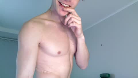 Snapshot of eric_crush chatting on 6, 1, 2025 Eric Crush online show from 6, 1, 2025