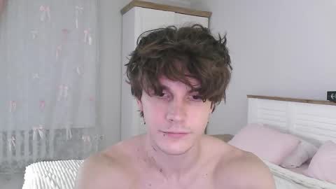Snapshot of eric_crush chatting on 6, 4, 2026 Eric Crush online show from 6, 4, 2026