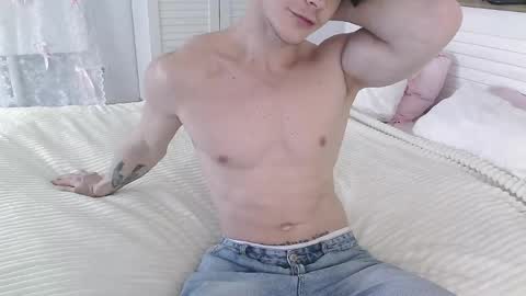 Snapshot of eric_crush chatting on 9, 4, 2026 Eric Crush online show from 9, 4, 2026