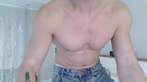 Snapshot of eric_crush chatting on 9, 4, 2026 Eric Crush online show from 9, 4, 2026