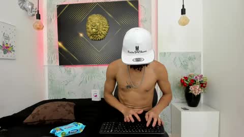 Snapshot of erick_zhimerman chatting on 31, 12, 2024   online show from 31, 12, 2024
