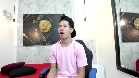 Snapshot of erick_zhimerman chatting on 18, 2, 2025   online show from 18, 2, 2025