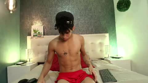 Snapshot of erick_zhimerman chatting on 5, 3, 2025   online show from 5, 3, 2025