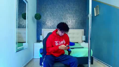 Snapshot of erick_zhimerman chatting on 13, 10, 2025   online show from 13, 10, 2025