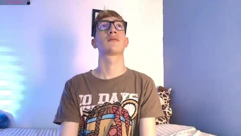 Snapshot of erik_golden_ chatting on 4, 5, 2026 I am Erik online show from 4, 5, 2026