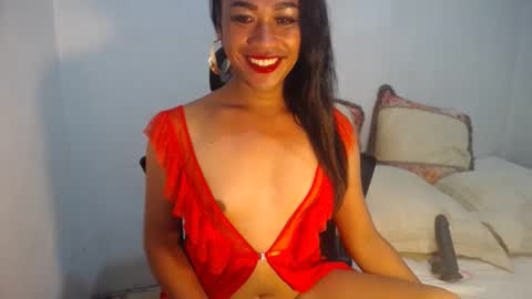 Snapshot of erika_madrigal chatting on 23, 12, 2024 erika_madrigal online show from 23, 12, 2024