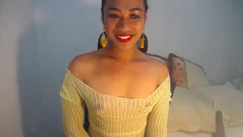 Snapshot of erika_madrigal chatting on 23, 12, 2024 erika_madrigal online show from 23, 12, 2024