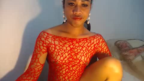 Snapshot of erika_madrigal chatting on 28, 1, 2025 erika_madrigal online show from 28, 1, 2025