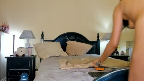 Venus Skye online show from 2, 1, 2025