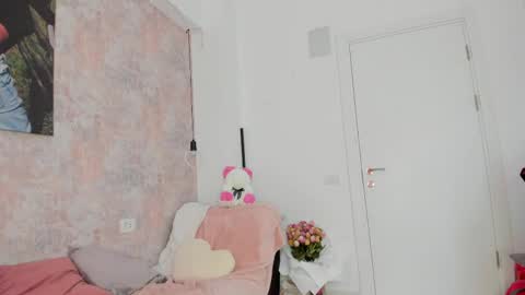 Erikabeee online show from 4, 5, 2026