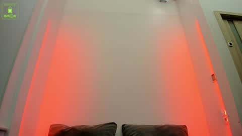 Snapshot of erikalustx chatting on 25, 12, 2024 Erika online show from 25, 12, 2024