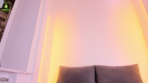 Snapshot of erikalustx chatting on 4, 3, 2025 Erika online show from 4, 3, 2025