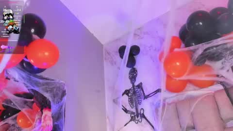 Erika  online show from 9, 10, 2025