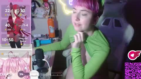 Snapshot of eris_the_doll chatting on 14, 11, 2025 ErisTheDoll online show from 14, 11, 2025