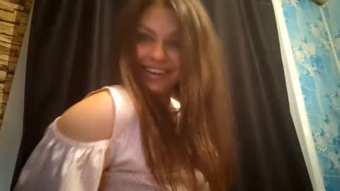 Snapshot of ernestineburbage chatting on 17, 9, 2025 Bella online show from 17, 9, 2025