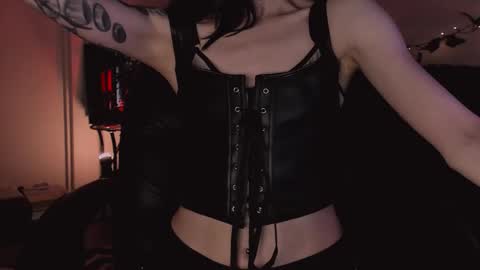 Snapshot of erohaze chatting on 12, 9, 2025 erohaze online show from 12, 9, 2025