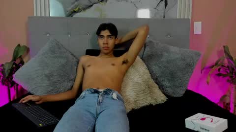 Snapshot of eros_lux1 chatting on 9, 4, 2026 Eros Lux1 online show from 9, 4, 2026