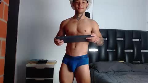 Snapshot of erosscott chatting on 14, 11, 2025 Eros online show from 14, 11, 2025