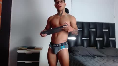 Snapshot of erosscott chatting on 18, 11, 2025 Eros online show from 18, 11, 2025