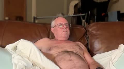 Snapshot of erostalk chatting on 4, 1, 2025 eros online show from 4, 1, 2025