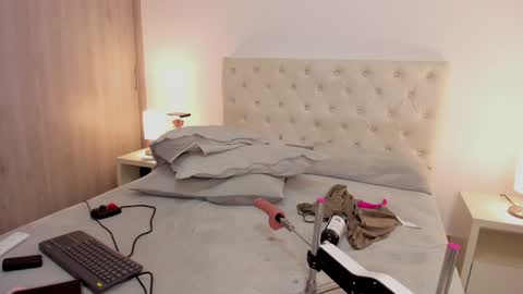 Snapshot of erotic_boobs chatting on 28, 12, 2024 Karen online show from 28, 12, 2024