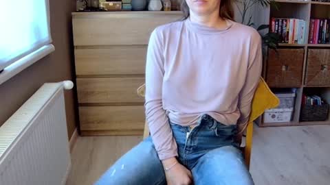 Snapshot of erotic_vibe chatting on 17, 12, 2024 Melissa online show from 17, 12, 2024