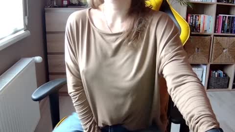 Snapshot of erotic_vibe chatting on 31, 12, 2024 Melissa online show from 31, 12, 2024