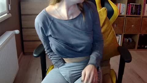 Snapshot of erotic_vibe chatting on 1, 1, 2025 Melissa online show from 1, 1, 2025