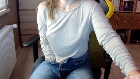 Snapshot of erotic_vibe chatting on 2, 1, 2025 Melissa online show from 2, 1, 2025