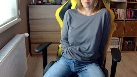 Snapshot of erotic_vibe chatting on 3, 2, 2025 Melissa online show from 3, 2, 2025