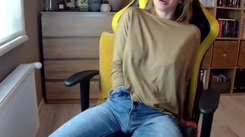 Snapshot of erotic_vibe chatting on 5, 2, 2025 Melissa online show from 5, 2, 2025