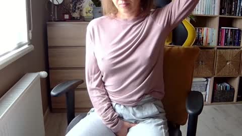 Snapshot of erotic_vibe chatting on 6, 2, 2025 Melissa online show from 6, 2, 2025
