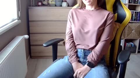 Snapshot of erotic_vibe chatting on 8, 2, 2025 Melissa online show from 8, 2, 2025