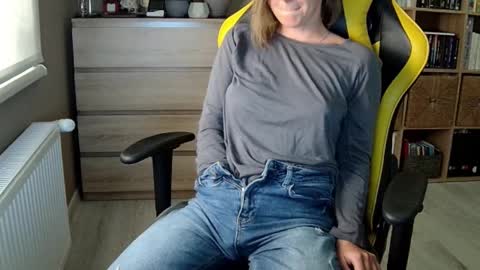 Snapshot of erotic_vibe chatting on 10, 2, 2025 Melissa online show from 10, 2, 2025