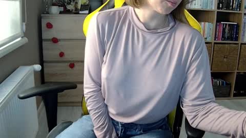 Snapshot of erotic_vibe chatting on 15, 2, 2025 Melissa online show from 15, 2, 2025