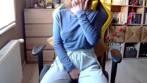 Snapshot of erotic_vibe chatting on 19, 2, 2025 Melissa online show from 19, 2, 2025
