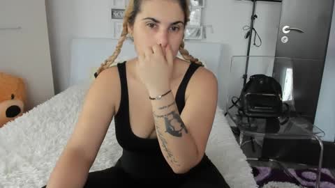 eroticsensualkitty4u online show from 7, 12, 2024