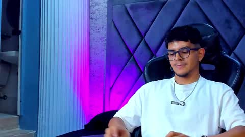Snapshot of erwan_meyer chatting on 19, 9, 2025 Erwan online show from 19, 9, 2025