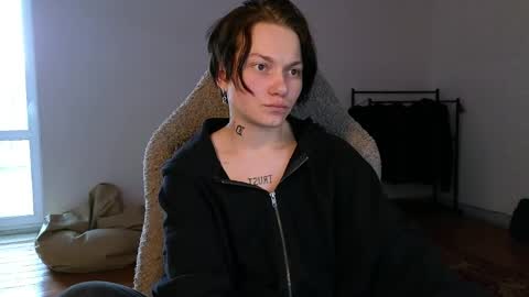 esajukyy online show from 13, 5, 2026