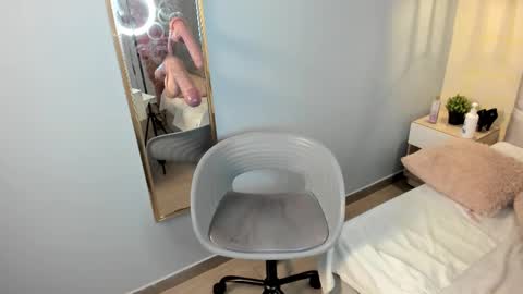 Snapshot of escarleth__ chatting on 25, 2, 2025 Escarlet online show from 25, 2, 2025