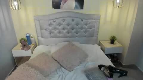 Snapshot of escarleth__ chatting on 28, 2, 2025 Escarlet online show from 28, 2, 2025