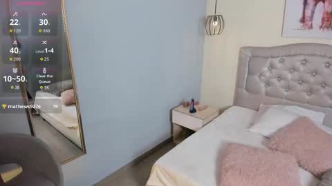 Snapshot of escarleth__ chatting on 19, 12, 2025 Escarlet online show from 19, 12, 2025