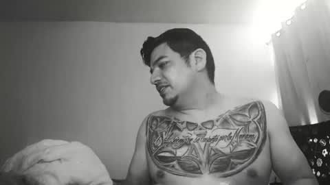 escodamus12 online show from 5, 3, 2025