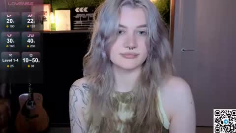 Snapshot of eshleeeygreen chatting on 19, 6, 2026 EshleGreen online show from 19, 6, 2026