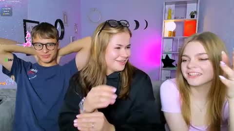 esma_shine online show from 19, 9, 2025