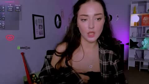 esma_shine online show from 7, 10, 2025