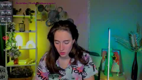 esma_shine online show from 8, 10, 2025