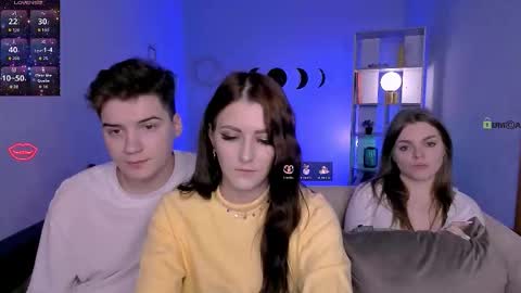 esma_shine online show from 11, 11, 2025